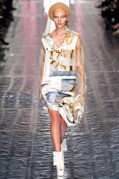 Look 43